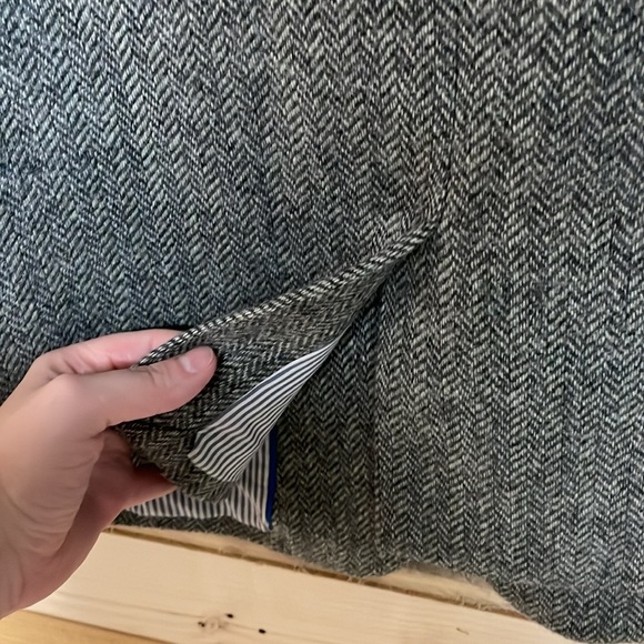 J. Crew size 4 Gray Herringbone Two Button Closure 100% Wool Blazer with Pockets - Picture 9 of 11